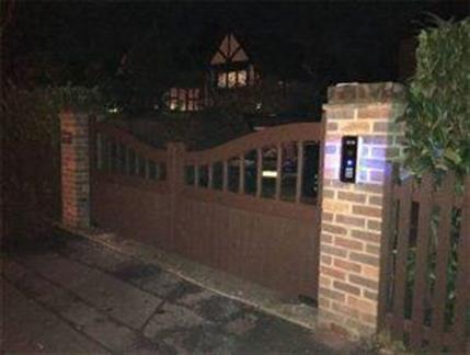 Wooden gates with access sysytem Wooden gates with illuminated access sysytem